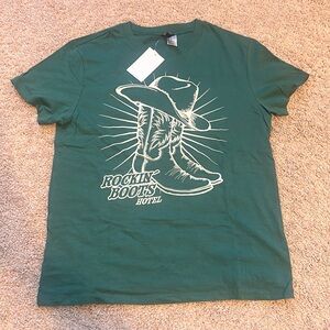 H&M rockin boots tee shirt